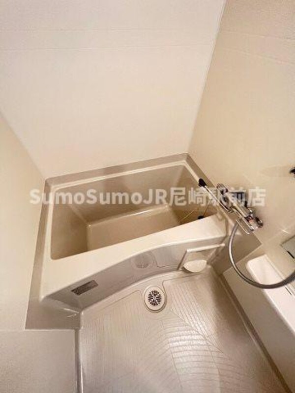 浴室(お風呂で日々の疲れを落としましょう)