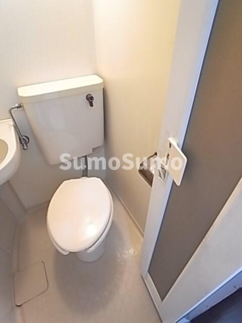 物件内観写真6　(開放的な寝室です)