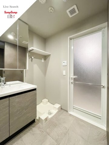 物件内観写真9　(落ち着いた色調のトイレです)