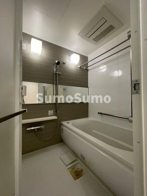 物件内観写真8　(コンパクトで使いやすいお風呂です)