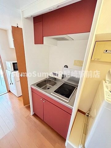 物件内観写真8　(コンパクトなキッチンで掃除もラクラク)