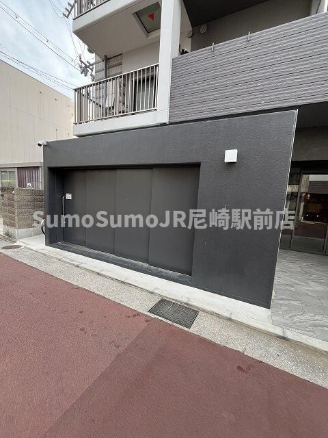 物件外観写真6　(外観は落ち着いています)