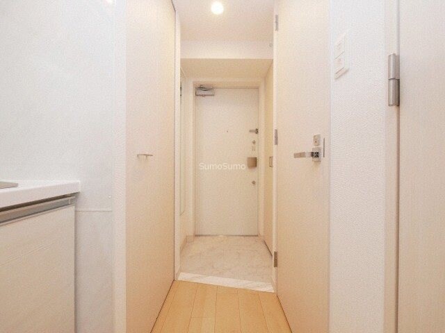 物件内観写真5　(落ち着いた玄関です)