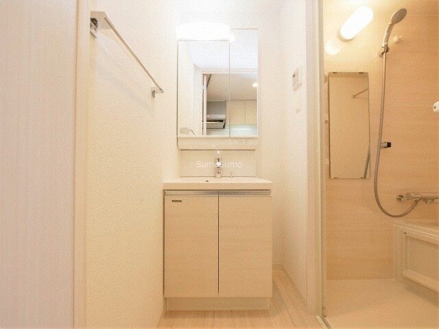 物件内観写真12　(コンパクトで使いやすい洗面所)