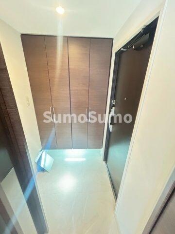 物件内観写真3　(ゆったりとした玄関です)