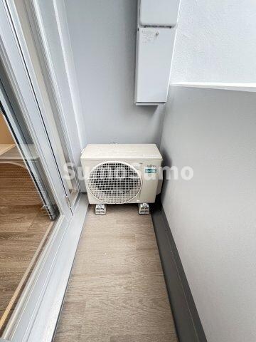 物件内観写真4　(開放的で明るい空間を演出してくれるバルコニーです)