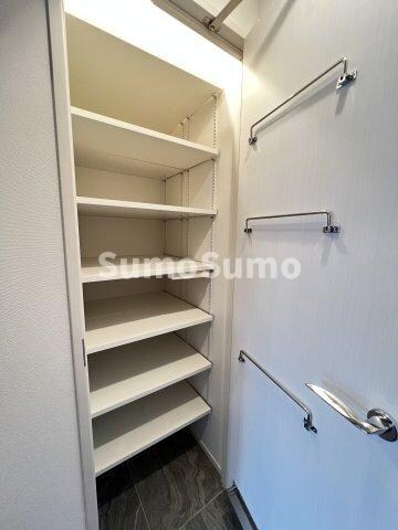 物件内観写真7　(収納スペース豊富です)