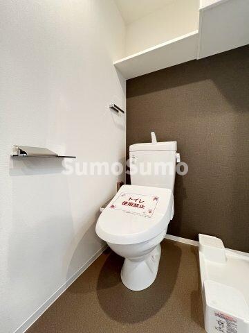 物件内観写真8　(ゆったりとした空間のトイレです)