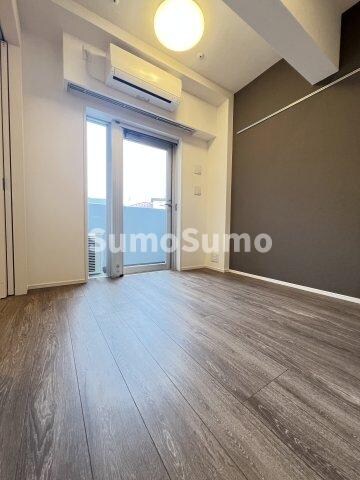 物件内観写真19　(こちらの居間で趣味の時間をお楽しみください)