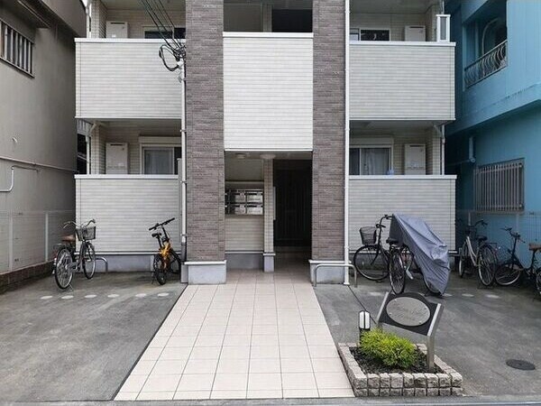 エントランス(毎日通るエントランスはこのようになっています)