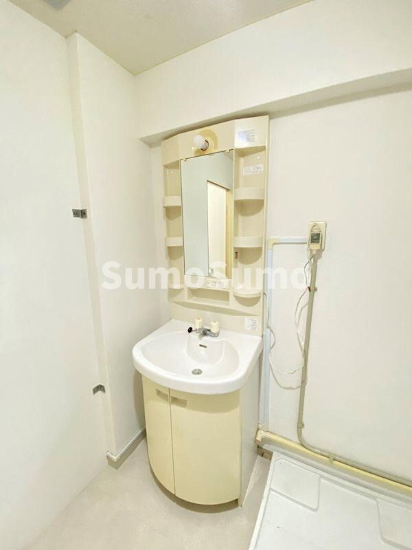 物件内観写真9　(コンパクトで使いやすい洗面所)