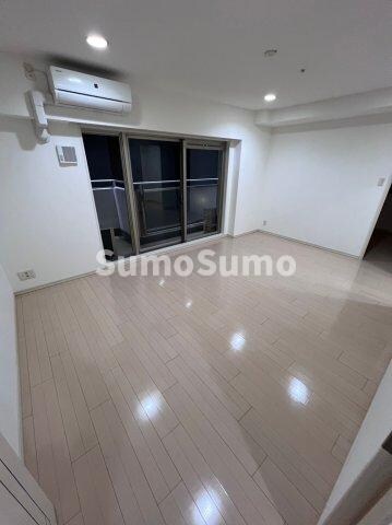 物件内観写真16　(おしゃれな居間です)