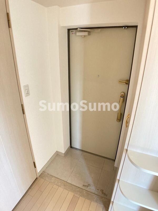 物件内観写真4　(落ち着いた玄関です)