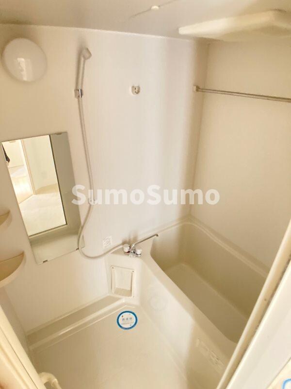 物件内観写真8　(日々の疲れを癒すお風呂付です)