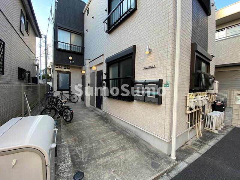 物件外観写真2　(毎日通るエントランスはこのようになっています)