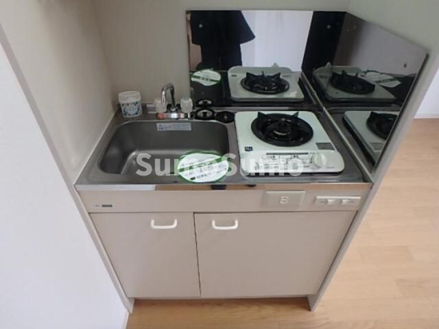 物件内観写真5　(コンパクトなキッチンで掃除もラクラク)