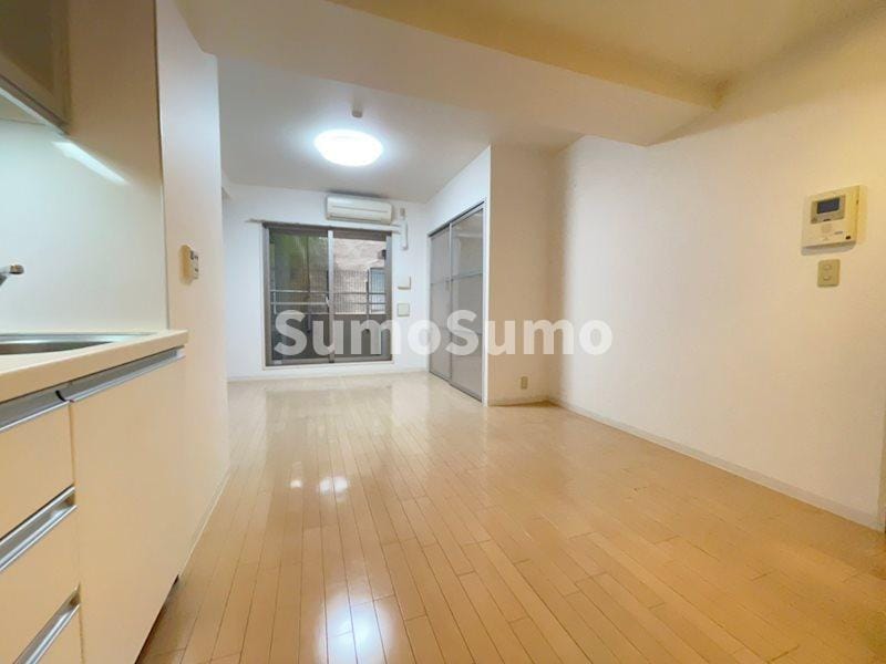 物件内観写真5　(ゆったり過ごせる居間です)