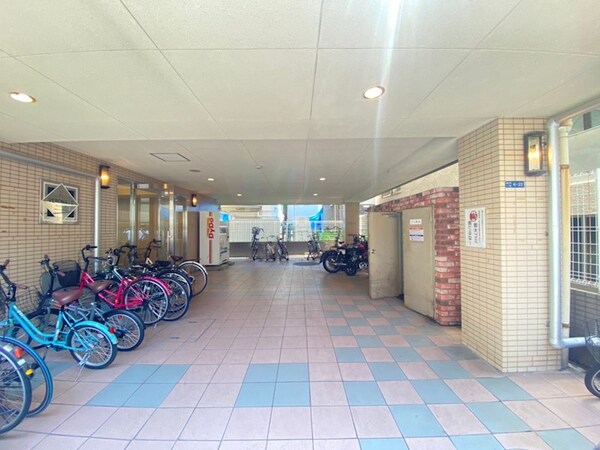 ロビー・ラウンジ(建物の内部です)