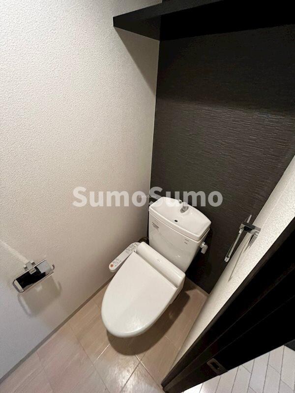 トイレ(落ち着いた色調のトイレです)