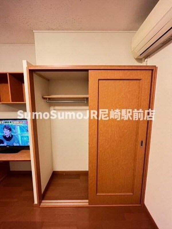 収納(小物を収納するのに便利です)