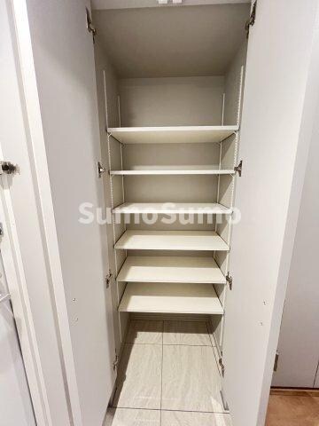 物件内観写真23　(専用の収納スペースです)