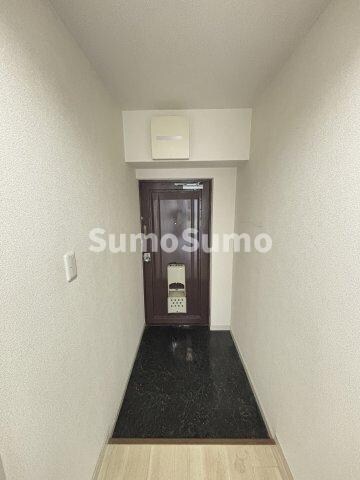 物件内観写真5　(落ち着いた玄関です)