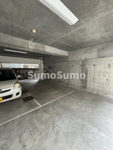 物件外観写真4　(駐車場があります)