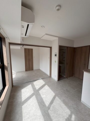 物件内観写真5　(ゆったり過ごせるリビングです)