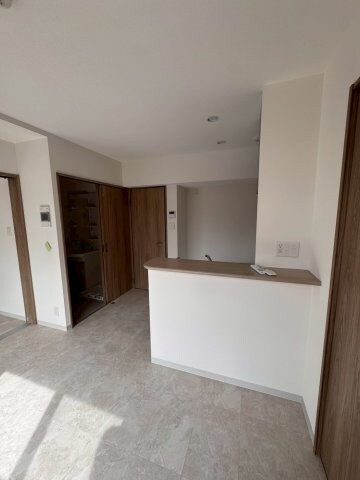 物件内観写真16　(ゆったりとした居間です)