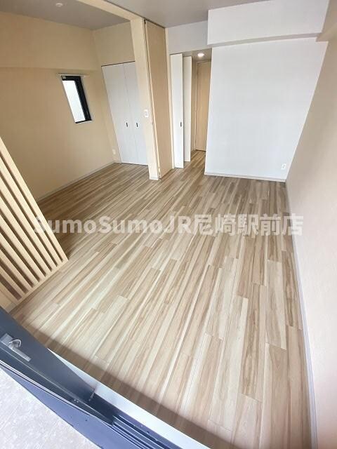 物件内観写真3　(リビングです)