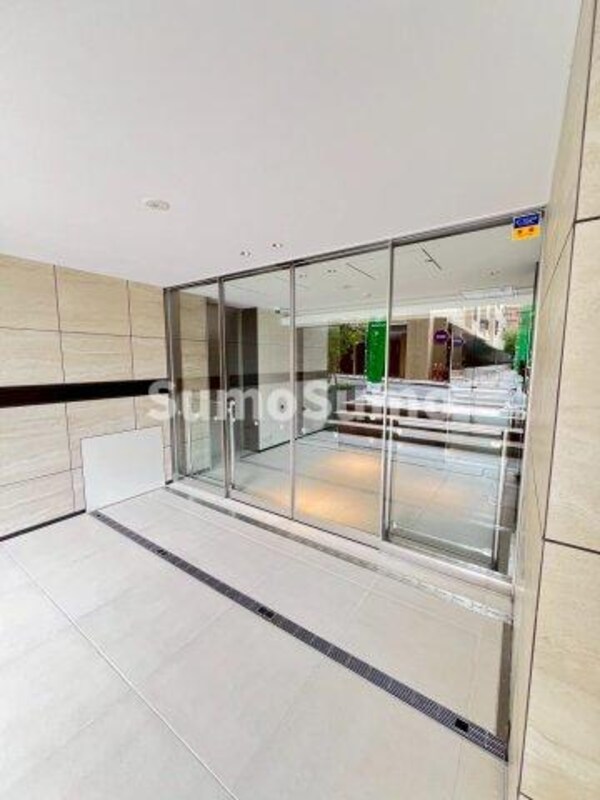 エントランス(建物の内部です)