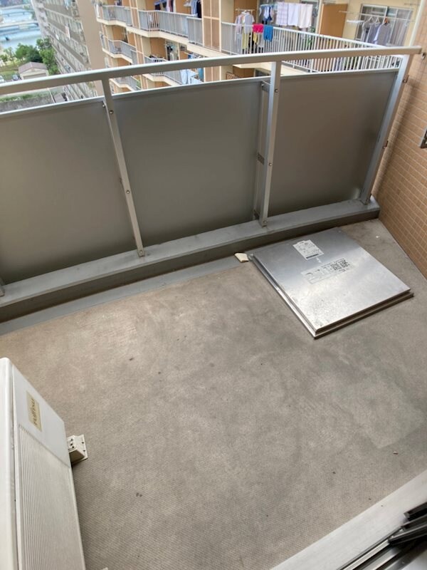 物件内観写真9　(バルコニーがあります)