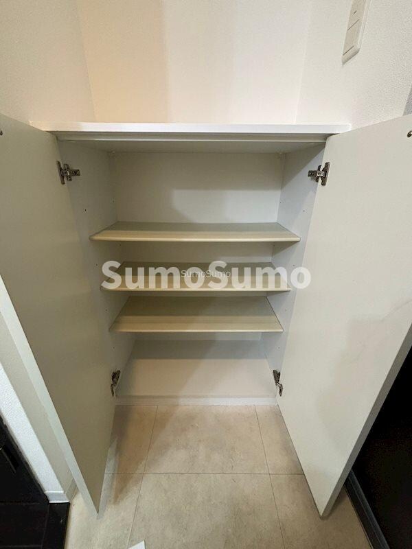 物件内観写真15　(収納豊富です)