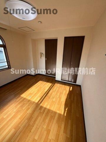 物件内観写真3　(使いやすいリビングです)