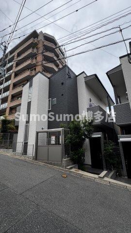 物件外観写真1　(おしゃれな外観です)