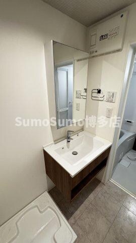 物件内観写真12　(スペースが確保できる洗面所です)