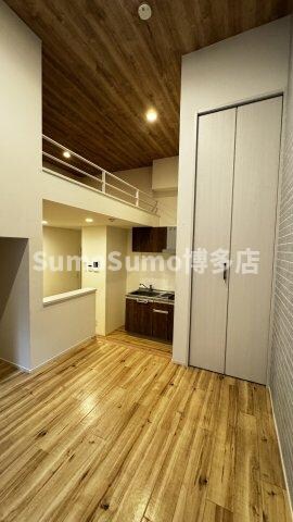 物件内観写真20　(ゆったりとした居間です)