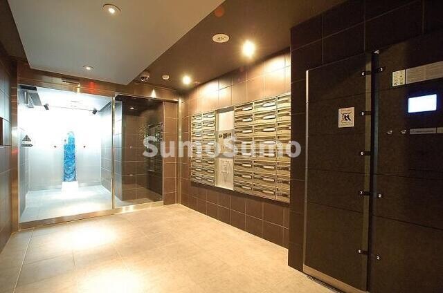 物件外観写真2　(ロビーです)