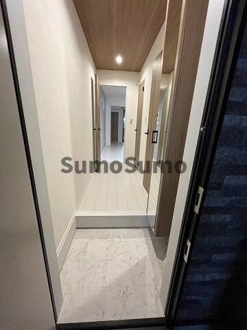 物件内観写真3　(落ち着いた玄関です)