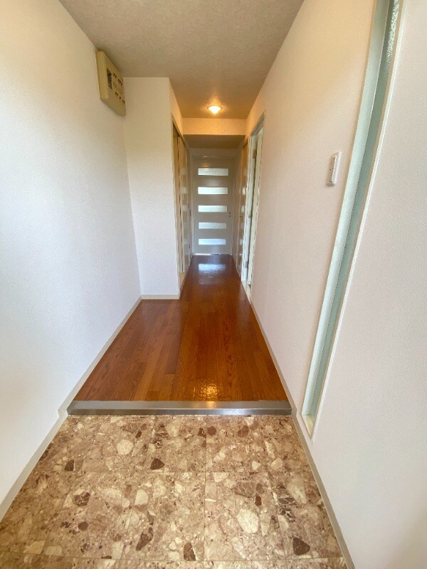 物件内観写真3　(玄関です)