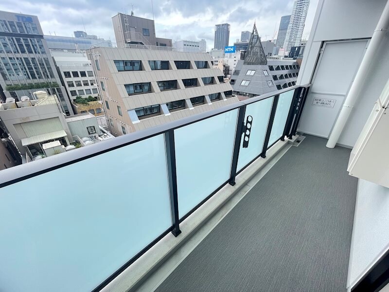 物件内観写真10　(お洗濯にも便利なバルコニー付き)