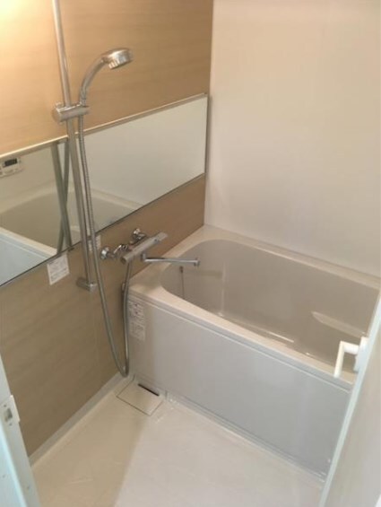 物件内観写真9　(コンパクトで使いやすいお風呂です)