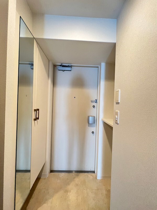玄関(明るい玄関です)