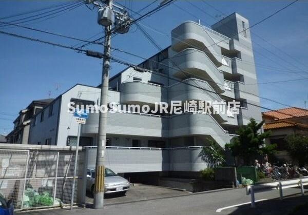 物件外観写真3　(落ち着いた雰囲気の外観です)