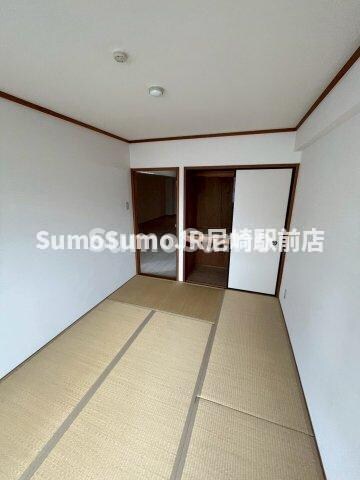 物件内観写真11　(明るい和室です)