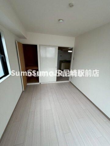 物件内観写真15　(使い勝手のいい寝室です)