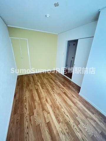 物件内観写真12　(ゆったりとしたリビングです)