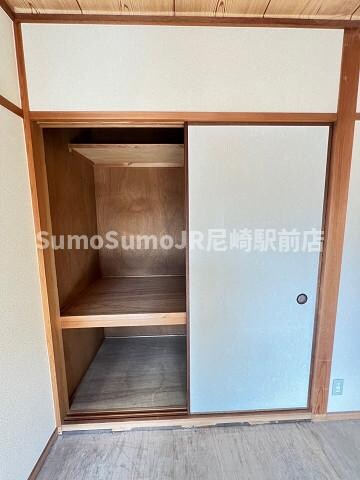 物件内観写真23　(便利な収納スペースです)