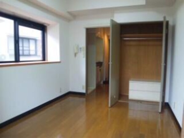 居室( )