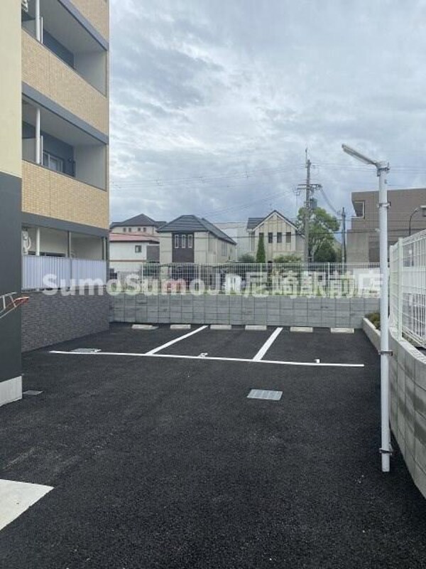 駐車場(駐車場です)